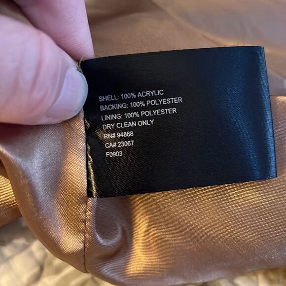 Ashley B Bernardo small tan faux fur‎ vest with clasp - Picture 4 of 4